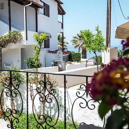 Beachfront Deluxe Apt. Pefkohóri Kültér fotó