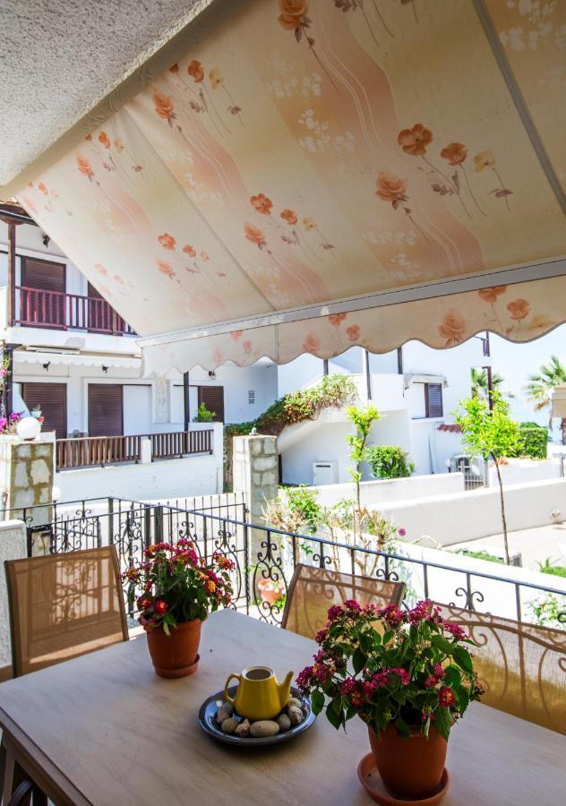Beachfront Deluxe Apt. Pefkohóri Kültér fotó