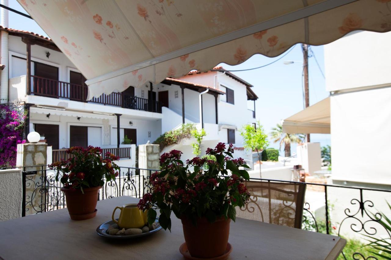 Beachfront Deluxe Apt. Pefkohóri Kültér fotó